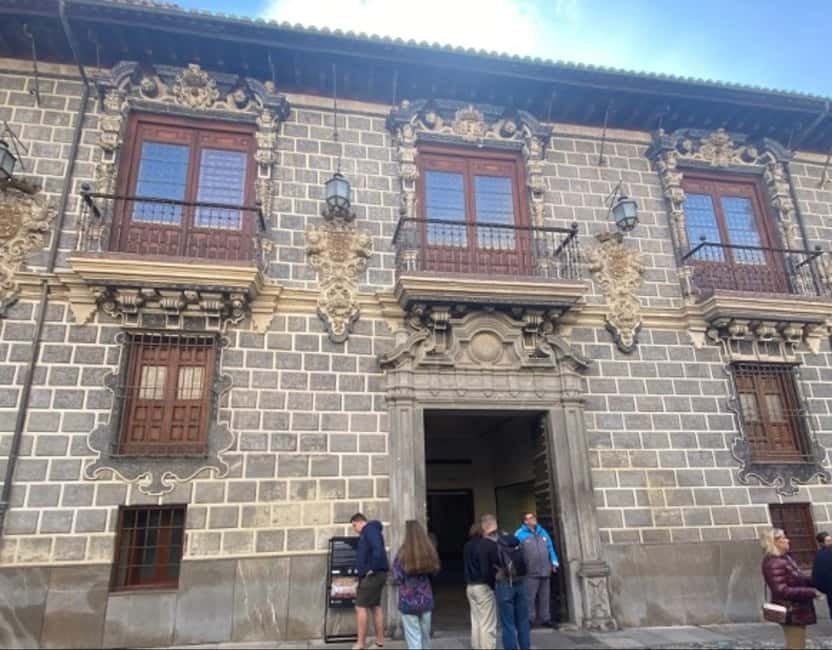 Granada's historic center: Self-guided tour created by an official guide - A self-guided way to meet Granada’s old center