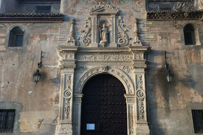 Granada’s Realejo District: A Self-Guided Tour of the Old Quarter - Moorish details at Casa de los Girones and Cuarto Real