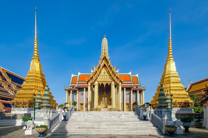 Grand Palace Self-Guided Walking Tour (entry not incl.) - Entering the Grand Palace and finding your start