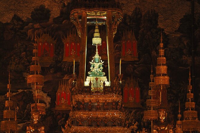 Grand Palace Self-Guided Walking Tour (entry not incl.) - The app experience: useful, with a little homework