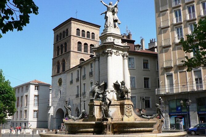Grenoble Scavenger Hunt and Sights Self-Guided Tour - What $11.98 buys you