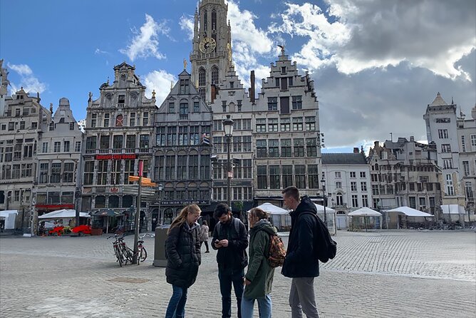 Groningen Self Guided Sherlock Holmes Murder Mystery Game - The Loquiz app is central to the experience