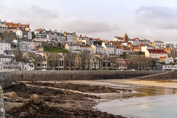 Guernsey Tour App Hidden Gems Game and Big Britain Quiz UK - What kind of experience should you expect?