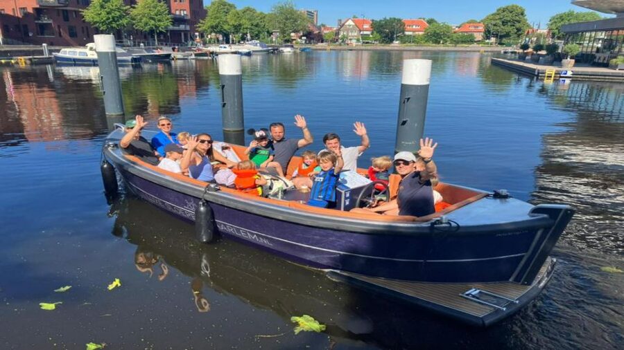 Haarlem: Self-Drive Private Electric Boat Rental - Starting at Industrieweg 7