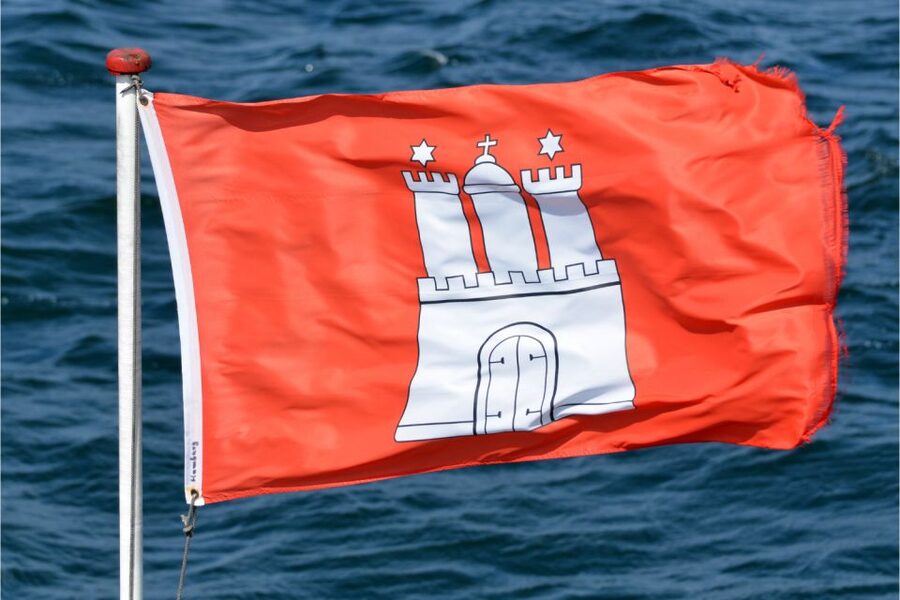 Hamburg City: Scavenger Hunt Self-Guided Tour - Timing, delivery, and practical planning