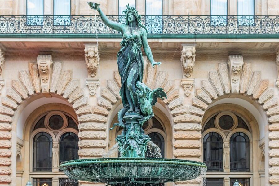Hamburg City: Scavenger Hunt Self-Guided Tour - Jungfernstieg and the Binnenalster