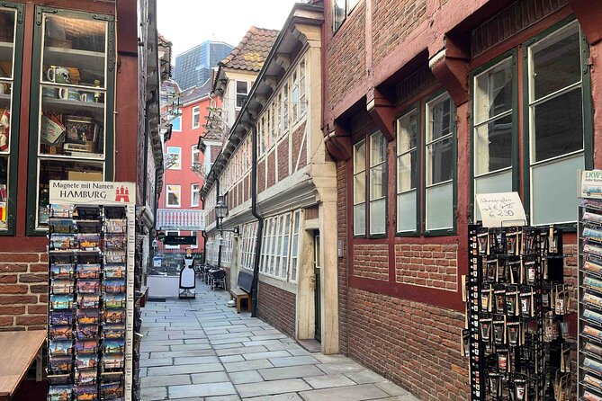 Hamburg's Historical Highlights: A Self-Guided Audio Tour - How the VoiceMap Format Works