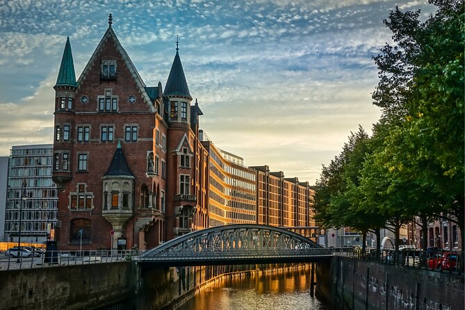 Hamburg Scavenger Hunt and Highlights Self Guided Audio Tour - Speicherstadt, canals, and Hohe Brücke