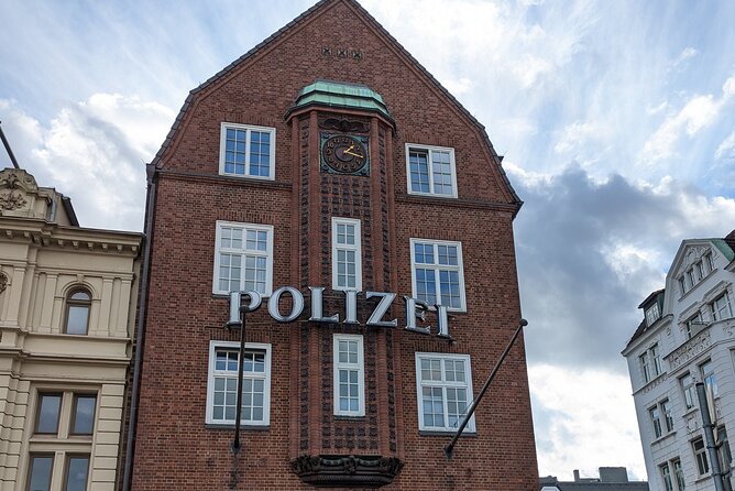 Hamburg Scavenger Hunt and Sights Self-Guided Tour - Who should book this Hamburg game?