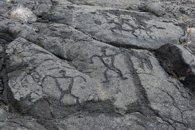 Hawaii Volcanoes National Park Self-Guided Driving Audio Tour - Mauna Ulu Lookout and the Puʻu Loa petroglyphs