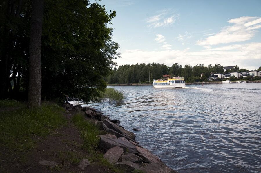 Helsinki: Sightseeing Canal Cruise with Audio Commentary - Kulosaari, Mustikkamaa, and Helsinki Zoo