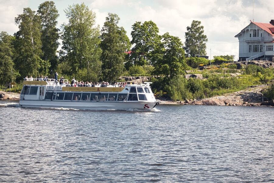 Helsinki: Sightseeing Canal Cruise with Audio Commentary - Icebreakers, Katajanokka, and the return to the harbor