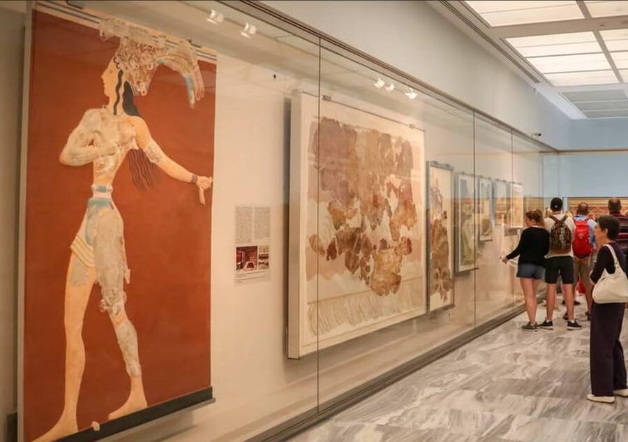 Heraklion: Archaeological Museum Ticket with City Audio Tour - The Minoan frescoes deserve your first close look