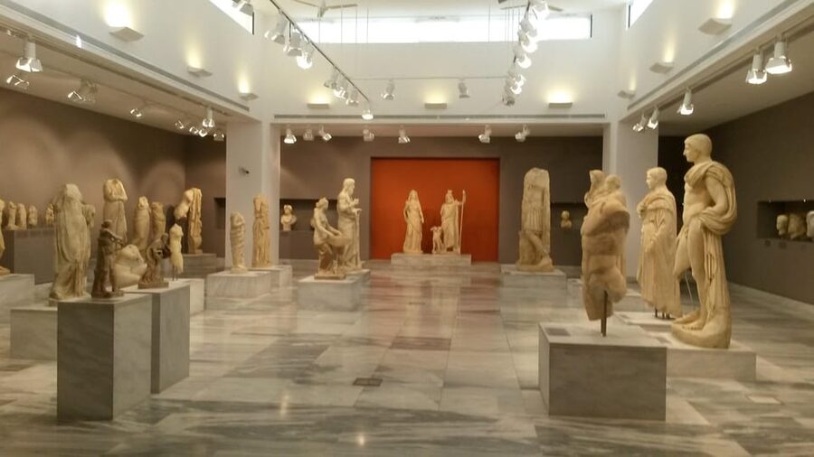 Heraklion: Archaeological Museum Ticket with City Audio Tour - Entering with a timed ticket
