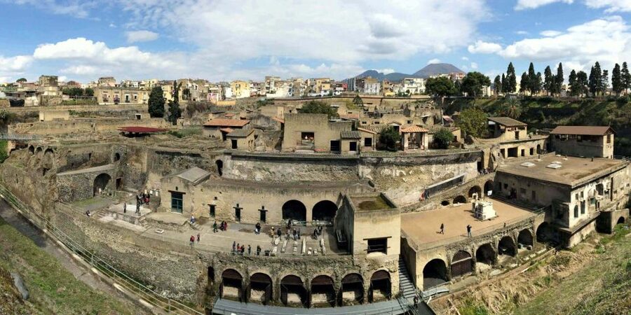 Herculaneum: Skip-the-Line Entry Ticket with Audio Guide - The Market, Fountains, and Public Life