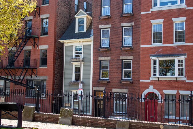 Highlights and History of Boston: GPS Guided Audio Tour - The Greenway and Boston’s Big Dig