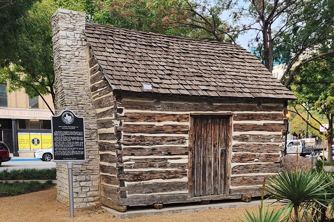 Historic Dallas Downtown Solo Self Guided Walking Tour - A Short Route Through Dallas’s Biggest Story