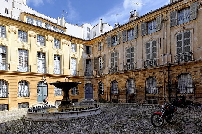 History and Renewal in Aix-en-Provence: A Self-Guided Audio Tour - From Fontaine de la Rotonde into old Aix