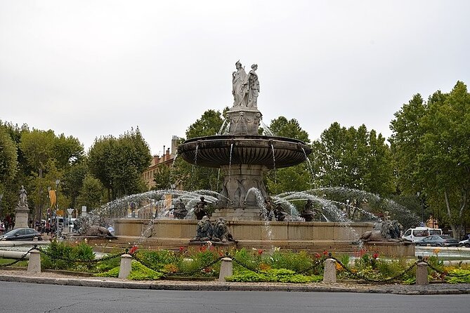 History and Renewal in Aix-en-Provence: A Self-Guided Audio Tour - Hôtel de Caumont and the first grand views
