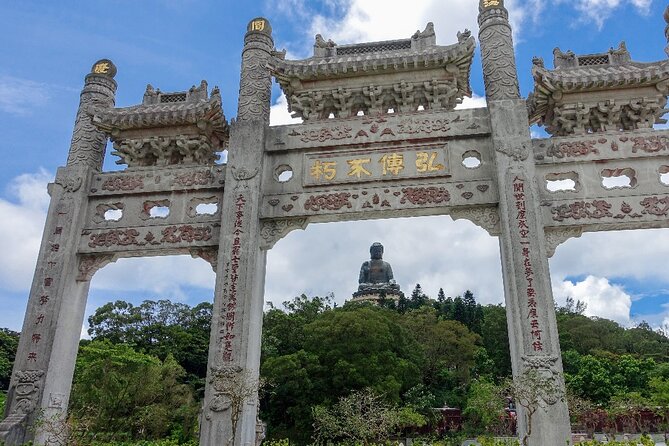 Hong Kong Self-Guided Audio Tour - Causeway Bay, Hong Kong Park, and the route to The Peak