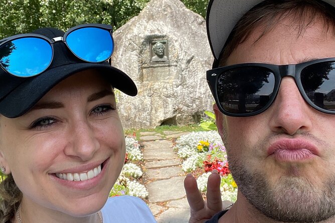 Interlaken Scavenger Hunt and Sights Self-Guided Tour - English, German, and group comfort