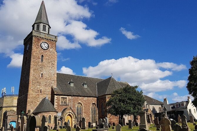 Inverness Quest: Self Guided City Walk & Immersive Treasure Hunt - Highland challenges add more than sightseeing