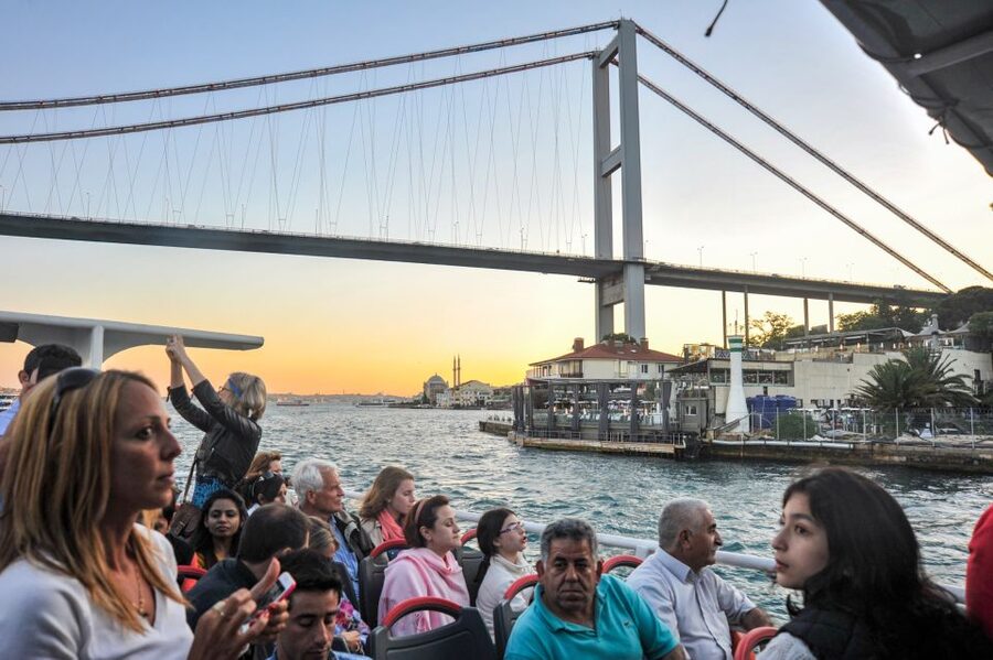 Istanbul: Bosphorus Cruise w/Audio Guide and Sunset Option - Crossing between Europe and Asia