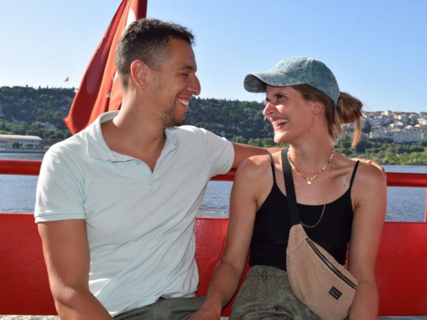 Istanbul: Bosphorus Sightseeing Cruise Tour with Audio Guide - Rumeli Fortress and the northern turn