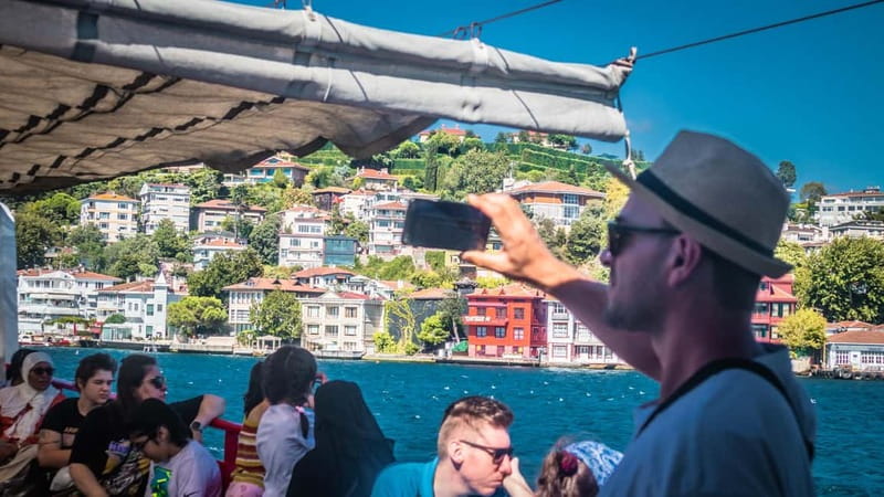 Istanbul: Bosphorus Sightseeing Cruise Tour with Audio Guide - Tea, seating, and comfort on board