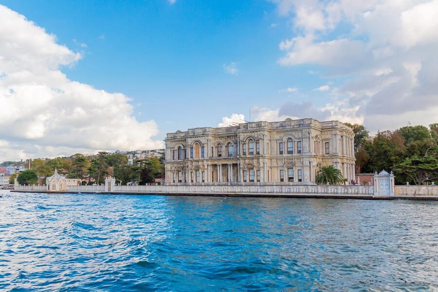 Istanbul: Bosphorus Strait Sightseeing Cruise & Audio Guide - Emirgan Park and the Asian shore