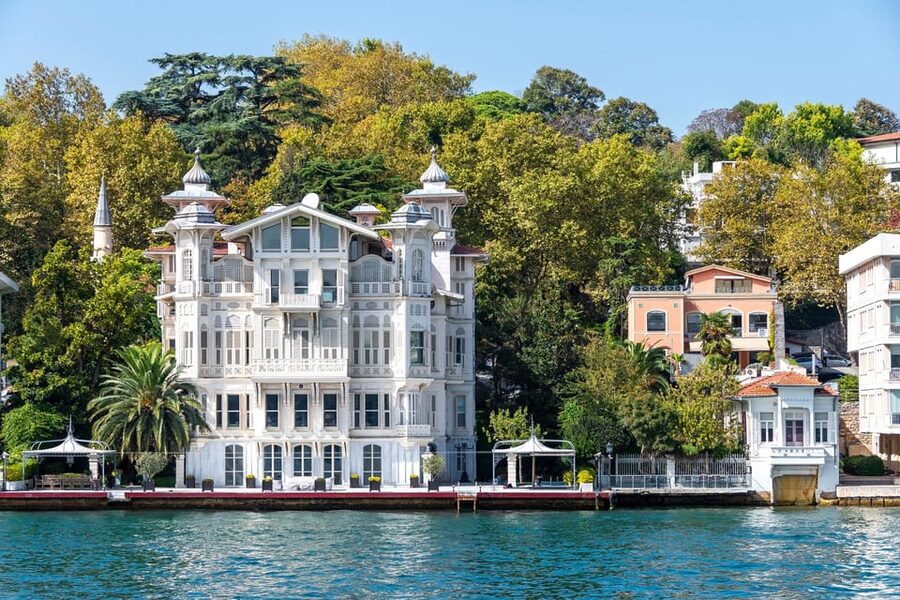 Istanbul: Bosphorus Strait Sightseeing Cruise & Audio Guide - The return to Kabataş