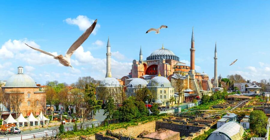 Istanbul: Hagia Sophia Entry Ticket with Audio Guide - Timing your visit around crowds and prayer use
