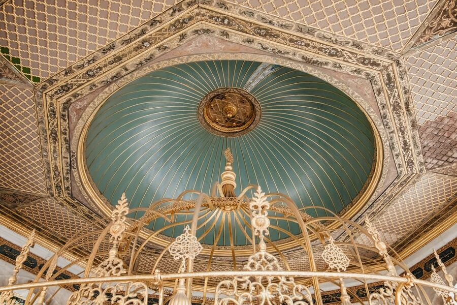 Istanbul: Hagia Sophia Skip-the-Line Ticket with Audio Tour - Why a live guide can change the visit