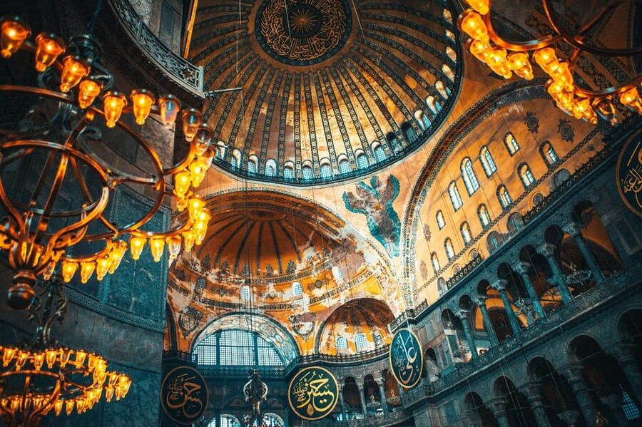 Istanbul: Hagia Sophia Skip-the-Ticket Line & Audio Guide - Finding the tourist entrance near Topkapi Palace