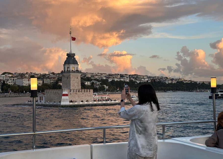 İstanbul: Small-Group Sunset Cruise & Audio Guide w/Snack - Is $12 a good value?