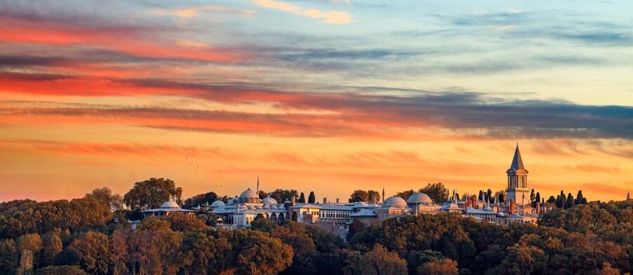 Istanbul: Topkapi Palace and Harem Ticket with Audio Guide - The Harem is the essential extra section