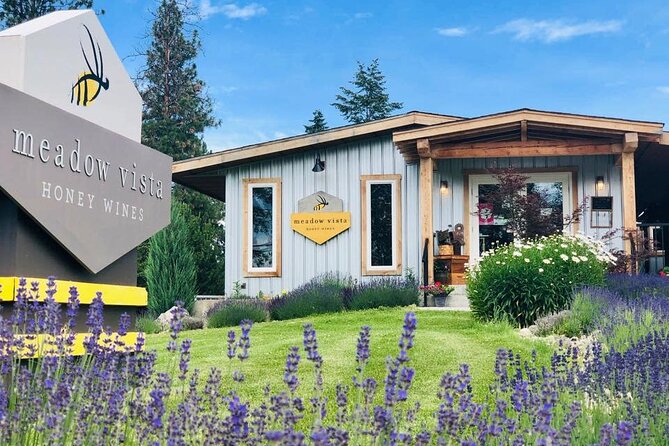 Kelowna E-Bike Bee Tour, Tastings, Organic Lunch & Audio Guide - A four-hour ride with a sweet destination