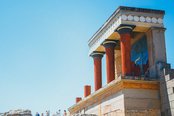 Knossos Palace & Archeological Museum: E-Tickets with Audio Tours - Following the audio route through the palace