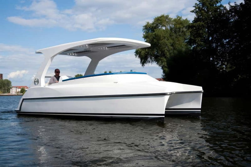 Köpenick Berlin: Self-Drive Boat Tour for up to 12 people - Building a better picnic on the water