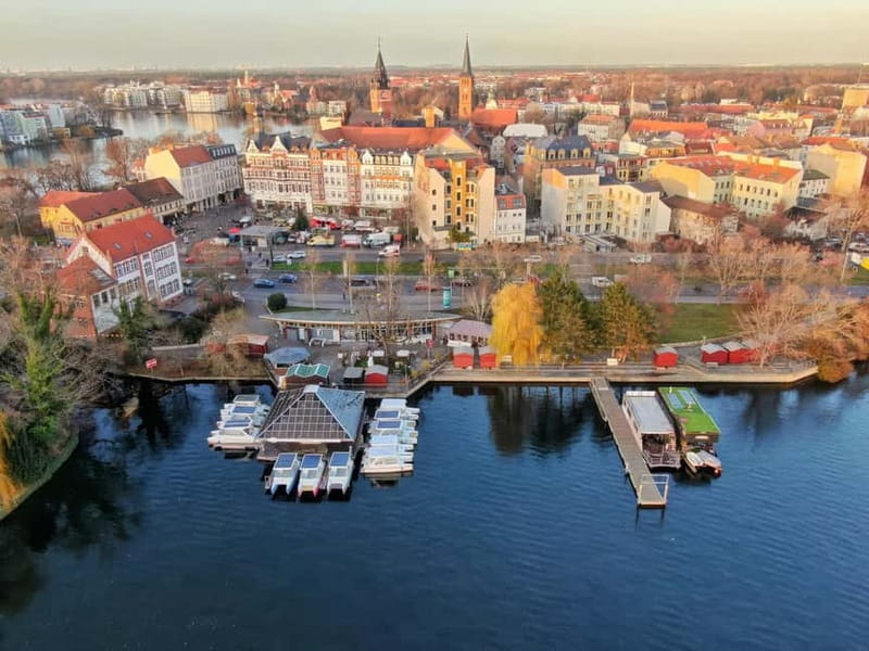 Köpenick Berlin: Self-Drive Boat Tour for up to 8 people - Key points at a glance