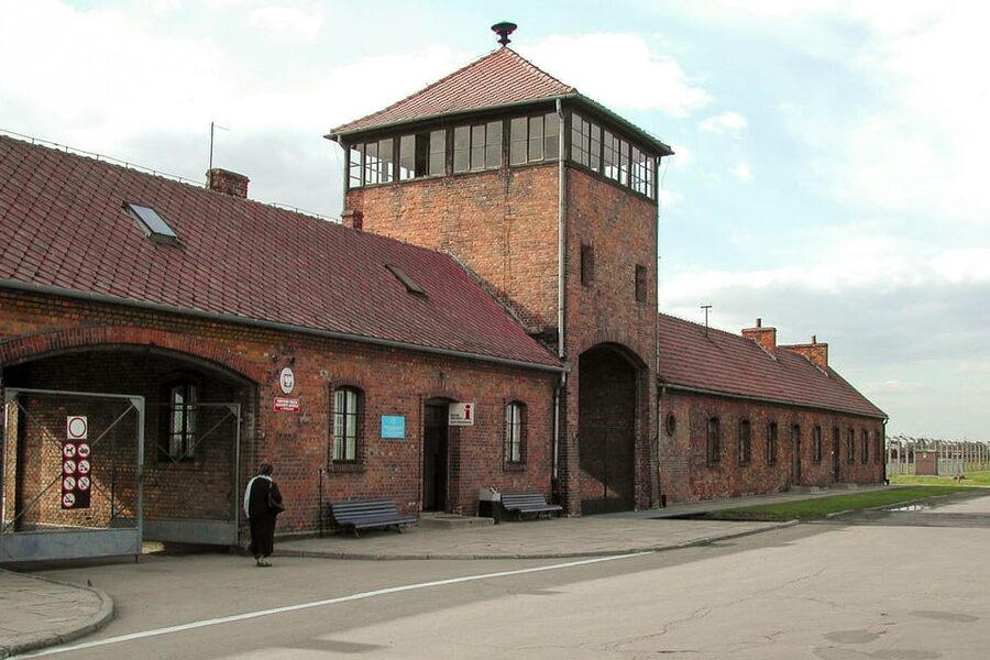 Krakow: Auschwitz-Birkenau Guided Tour or Self-Guided Tour - The transfer to Birkenau