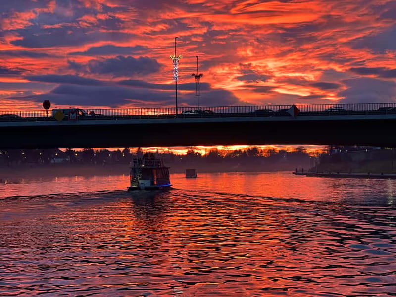 Krakow: Day or Night Vistula River Cruise with Audio Guide - Wawel Hill from the water
