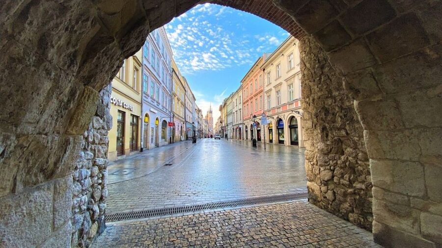 Krakow: Old Town Audioguided walking Tour - Starting below St. Peter and Paul Church