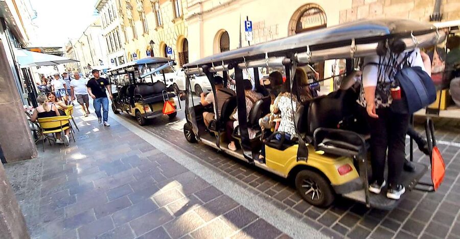Krakow: Private Panoramic Tour by Golf Cart with Audio Guide - Kazimierz, Krakow’s former Jewish district