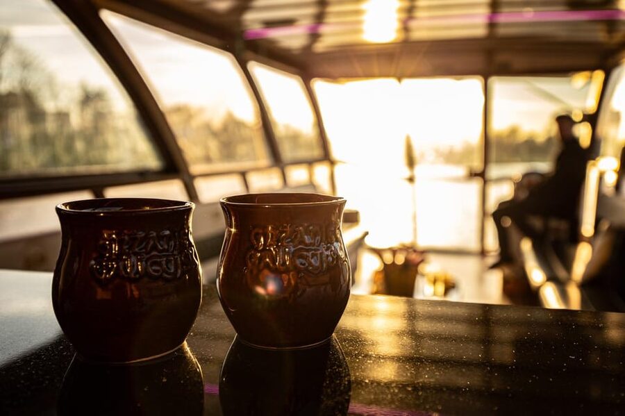Krakow: Sightseeing Cruise on Vistula River with Audio Guide - Choosing your seat and departure time