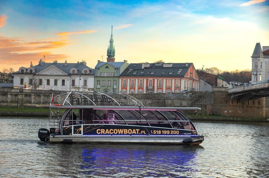 Krakow: Sightseeing Cruise on Vistula River with Audio Guide - Cricoteka and Saint Joseph’s Church