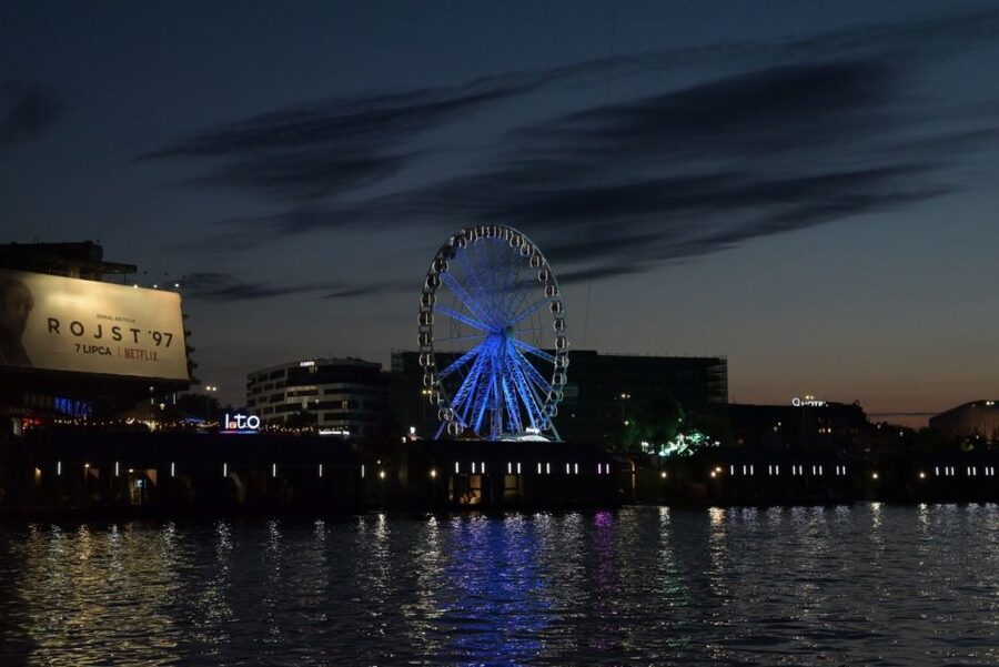 Krakow: Vistula Night Cruise by Gondola w/ Audio Commentary - Who will enjoy this night cruise most?