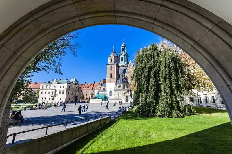 Krakow: Wawel Hill Audioguide Tour - The $7 price and who gets the best value