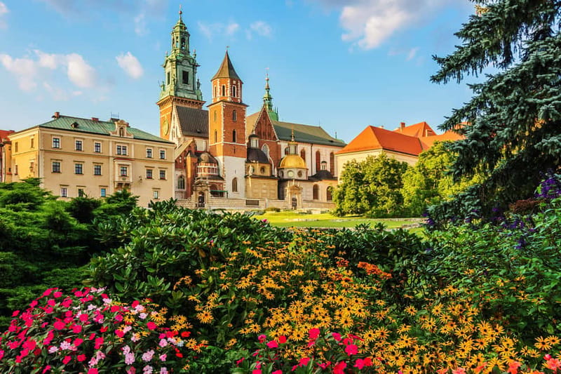 Krakow: Wawel Hill Audioguide Tour - Understanding the Main Courtyard