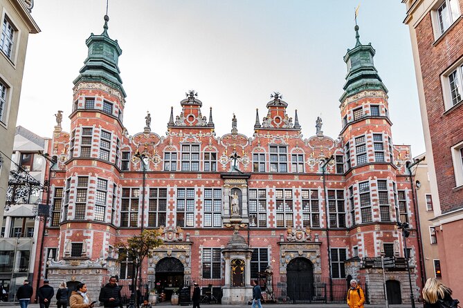 Lions & Unicorns of Gdańsk: Self-Guided Fantasy Puzzle Walk - Uphagen House and the Great Armory
